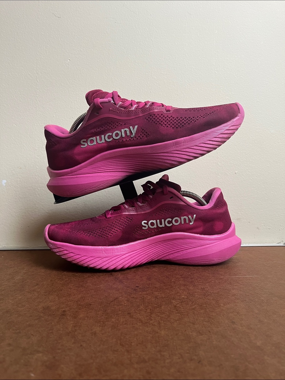 Saucony Women's Kinvara15 Athletic Running Shoes -Fuchsia Pink Size US 9.5 EU 41